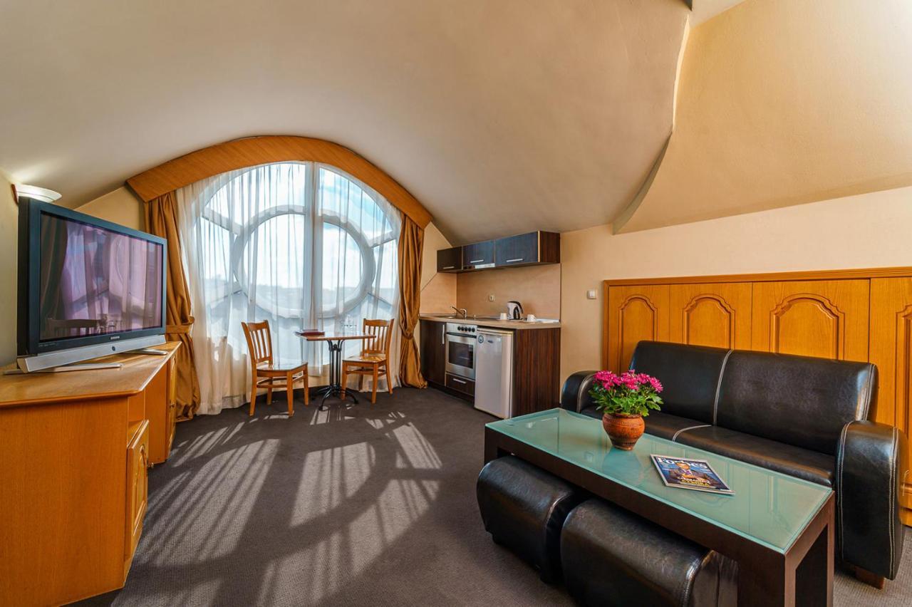 Hotel Avion - Self Check In プロヴディフ エクステリア 写真